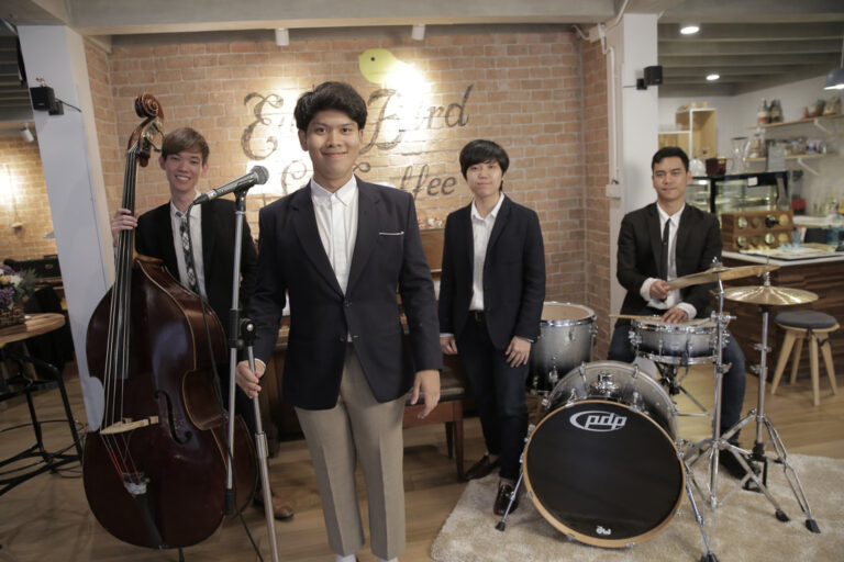 วงดนตรี 4 ชิ้น QUARTET